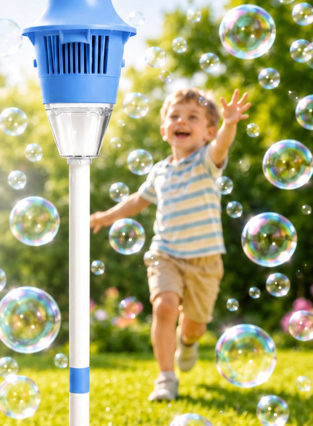 Enfant qui court vers les bulles